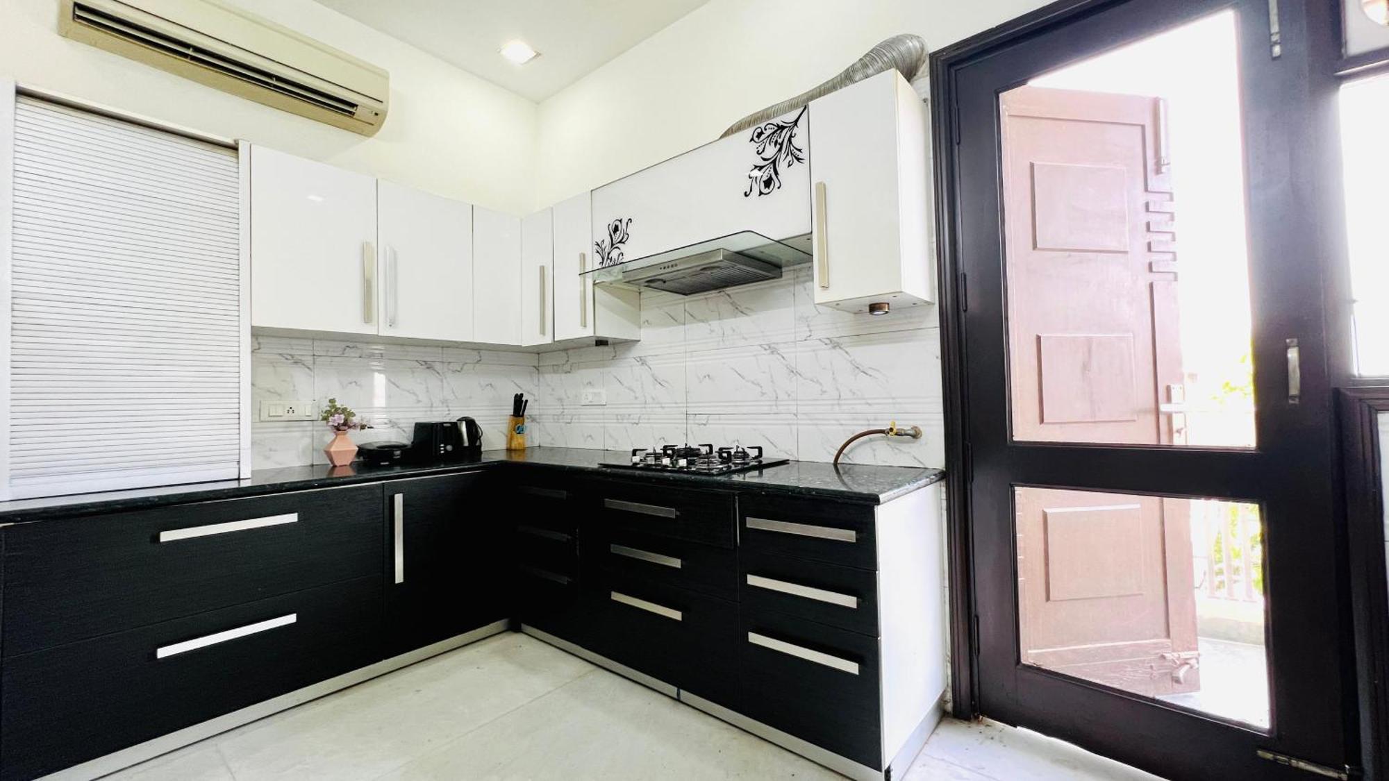 Olive Service Apartments - Greater Kailash New Delhi Eksteriør billede